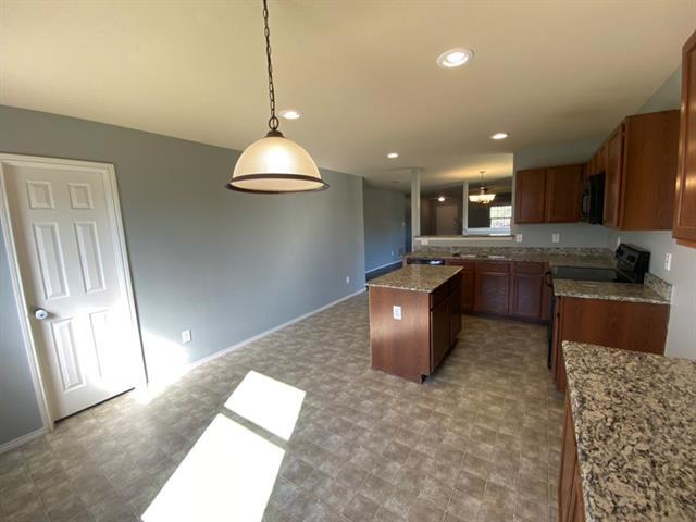 Building Photo - 2501 Saddlehorn Dr