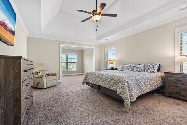 Building Photo - 501 Daylily Ct