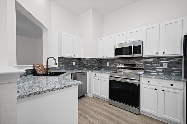 Building Photo - 4417 Briarwood Dr