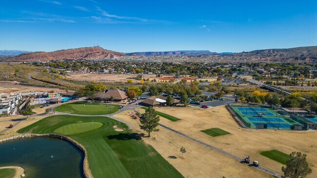 Building Photo - LUXURY GOLF COURSE CONDO - FULLY FURNISHED