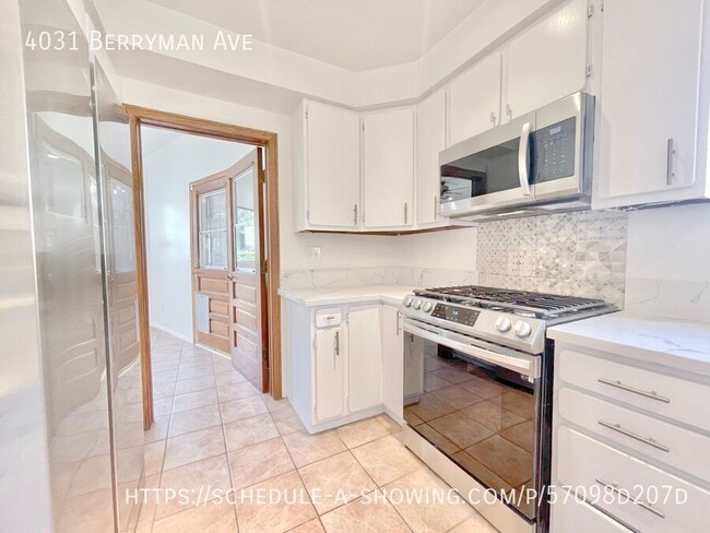 Building Photo - Newly remodeled two story 3 Bed + 2 Bath H...