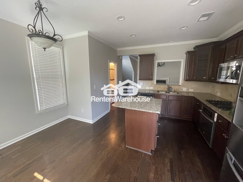 Building Photo - 1213 Discover Green Ln