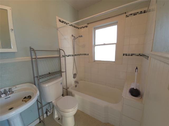 Building Photo - 1335 S Lake St