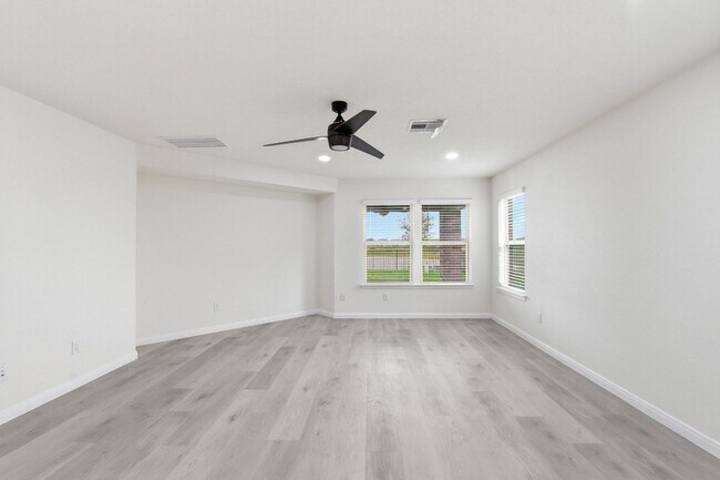 Building Photo - 10433 Russell Pines Dr