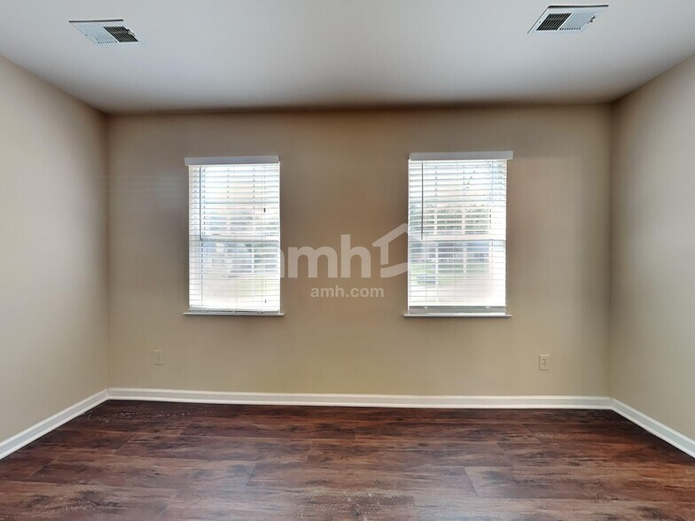 Building Photo - 124 Cyprus Cove Dr