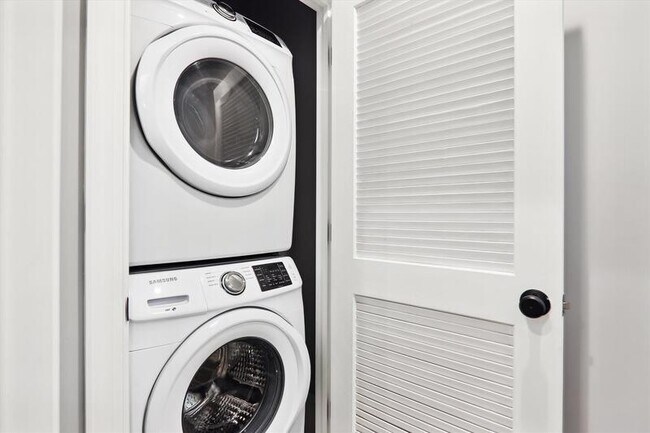 Building Photo - 1541 9th Street Northwest - 2