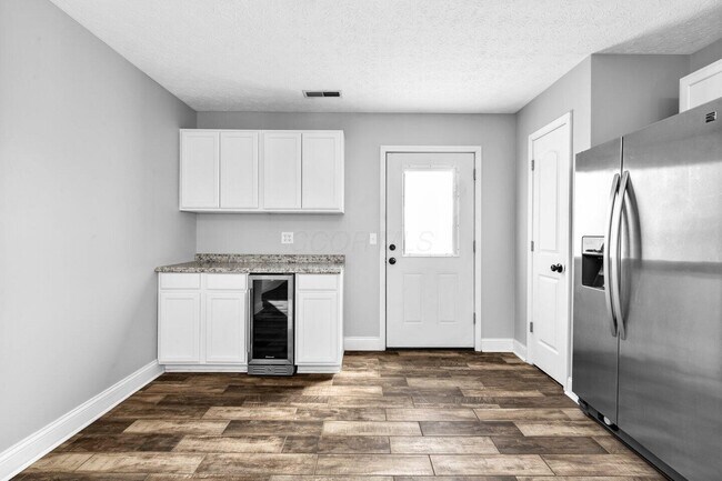 Building Photo - 7505 Hemrich Dr