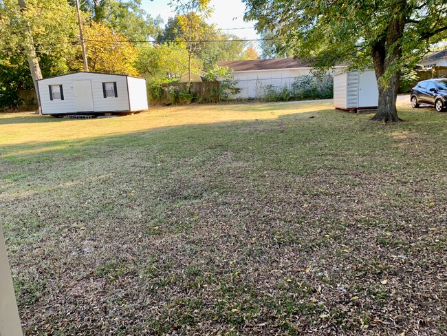 Building Photo - "5 Points Beauty 2-Bed Oasis in Huntsville. $500 off one month with 18 month lease!!!