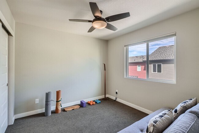 Building Photo - Modern 2 BDR Townhome in Broomfield