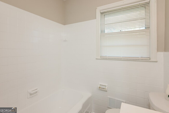 Building Photo - 4685 Mitchell St
