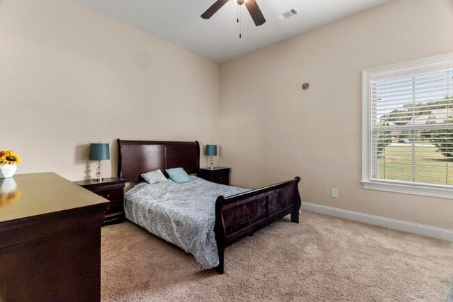Building Photo - Luxury Living in The Oaks at Cotswold – 5B...
