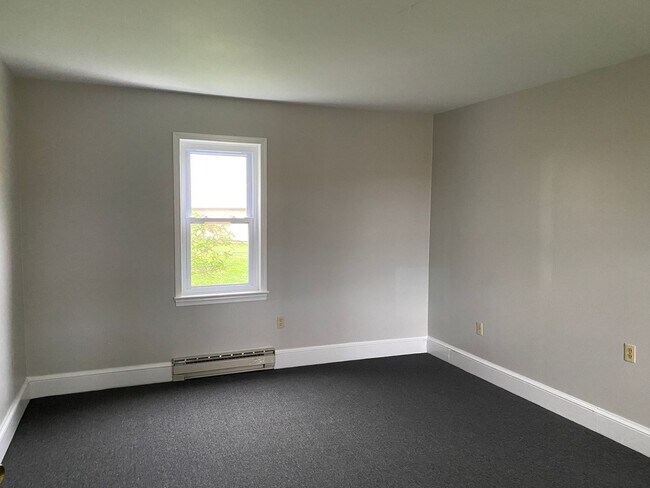 Building Photo - Coming soon! 4 Bedroom Farmhouse for Rent in Shippensburg