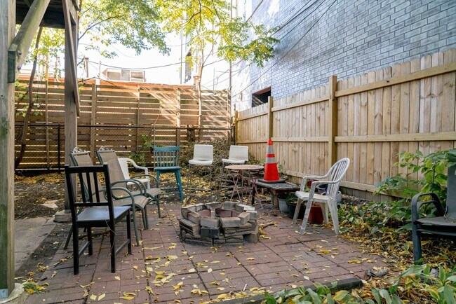 Building Photo - Uptown / Ravenswood - Studio - w/ Deck