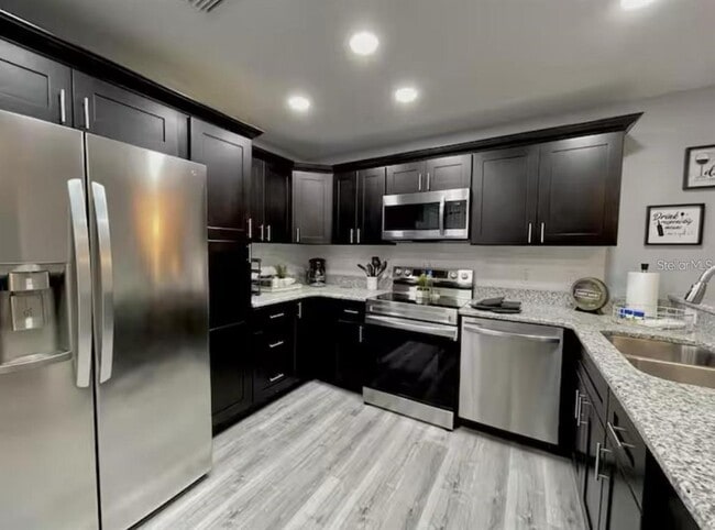 Building Photo - 2798 Club Cortile Cir