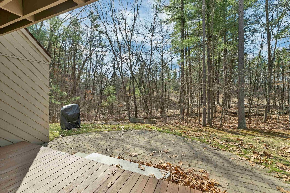 Building Photo - 32 Suffolk, 173