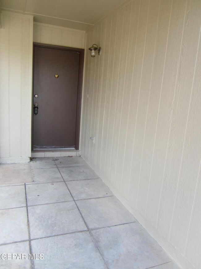 Building Photo - 538 Olmeca Dr