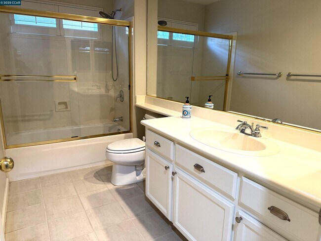 Building Photo - 600 Bourne Ct