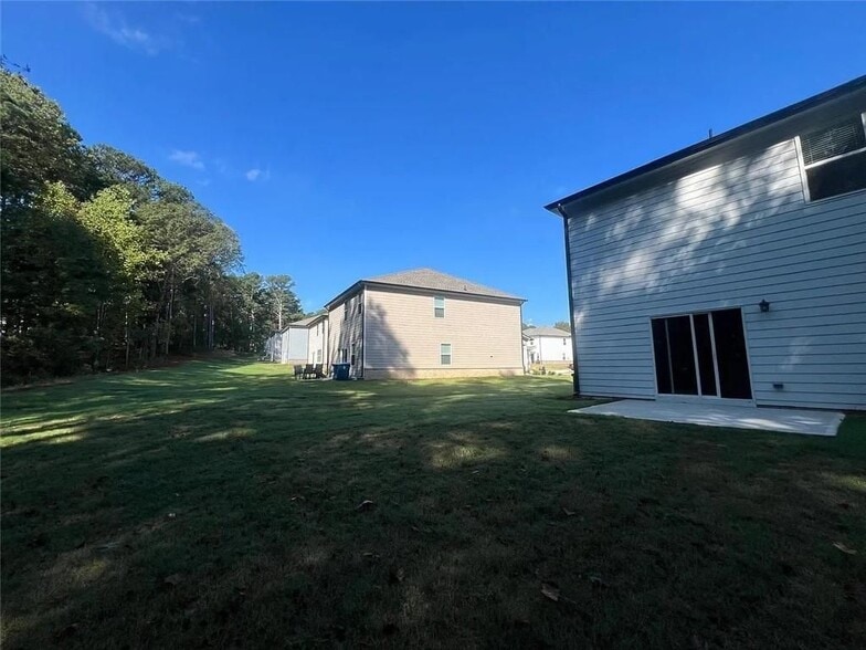 Building Photo - 705 Evergreen Rd
