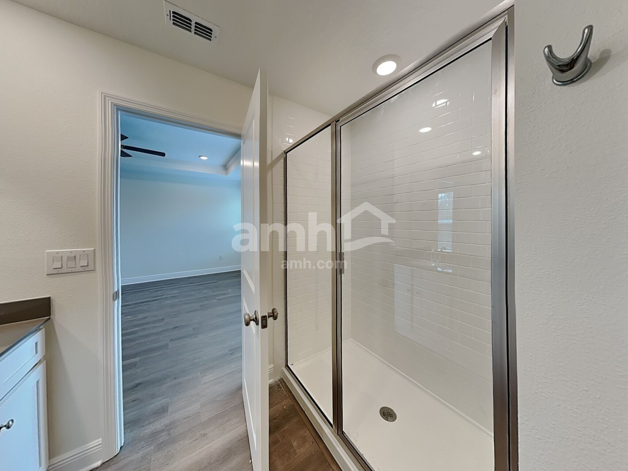 Building Photo - 27070 St Andrews Ave