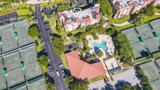 Building Photo - 600 Egret Cir