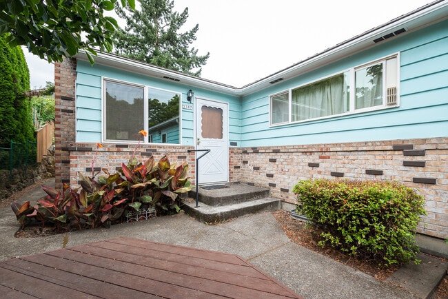 Building Photo - 3387 SE 10th Ave