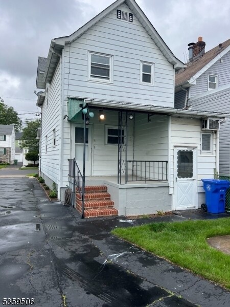 Building Photo - 203 W Blancke St