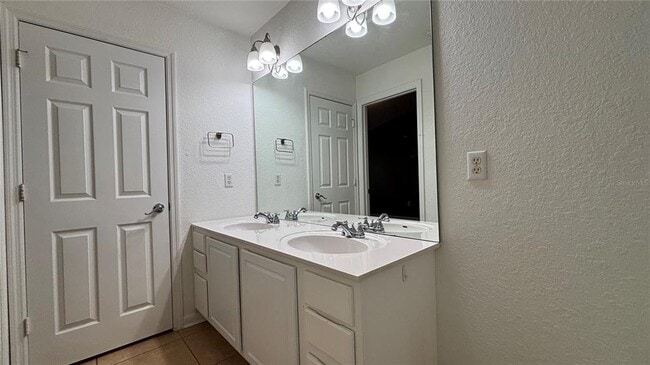 Building Photo - 6845 Slaven Dr
