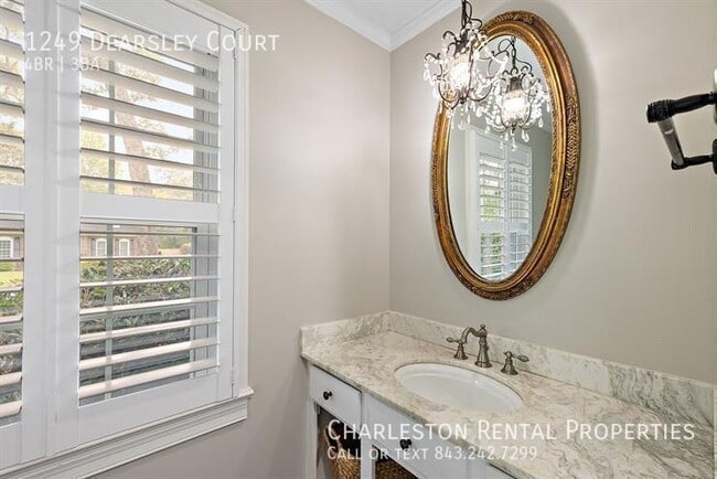 Building Photo - 1249 Dearsley Ct