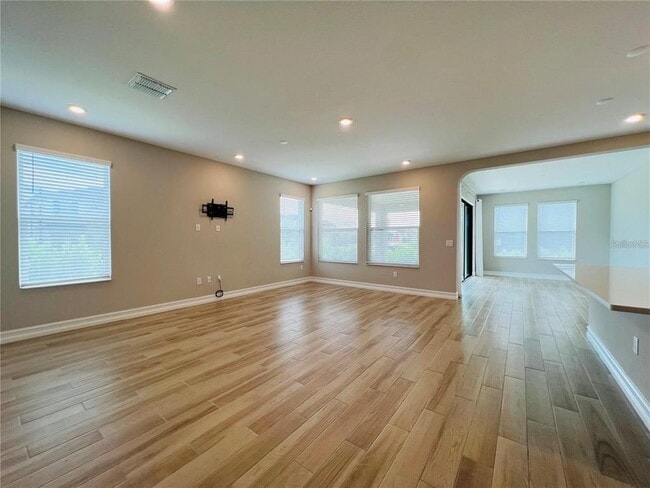 Building Photo - 4567 Tivoli Dr
