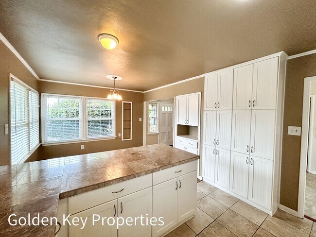 Building Photo - Welcome to this beautiful single-level hom...