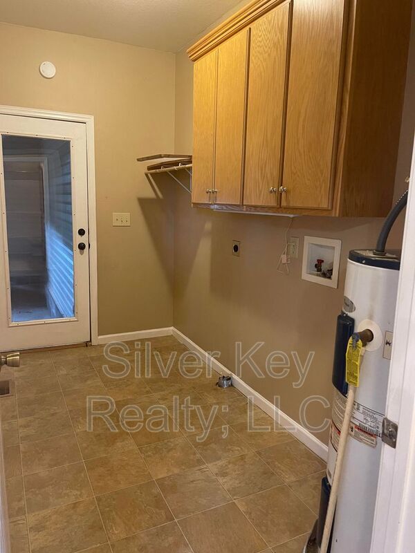 Building Photo - 155 Pulliam Dr