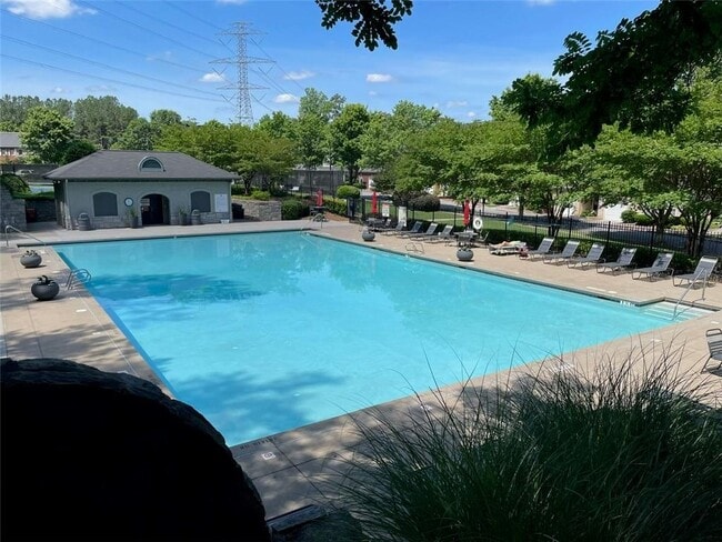 Building Photo - 1754 Oak Brook Ln NW
