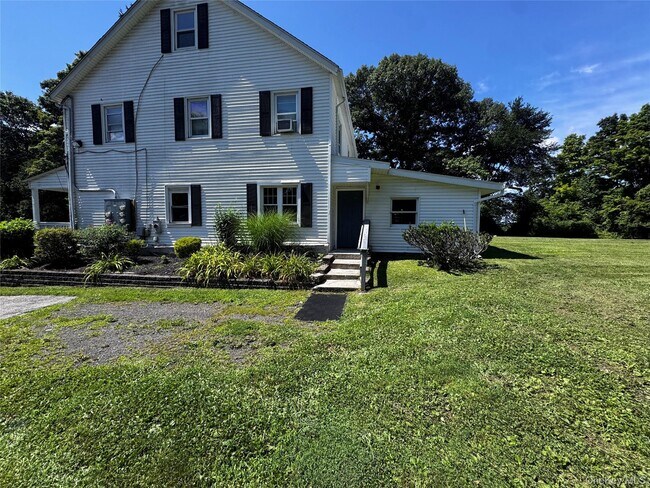 Building Photo - 289 Myers Corners Rd