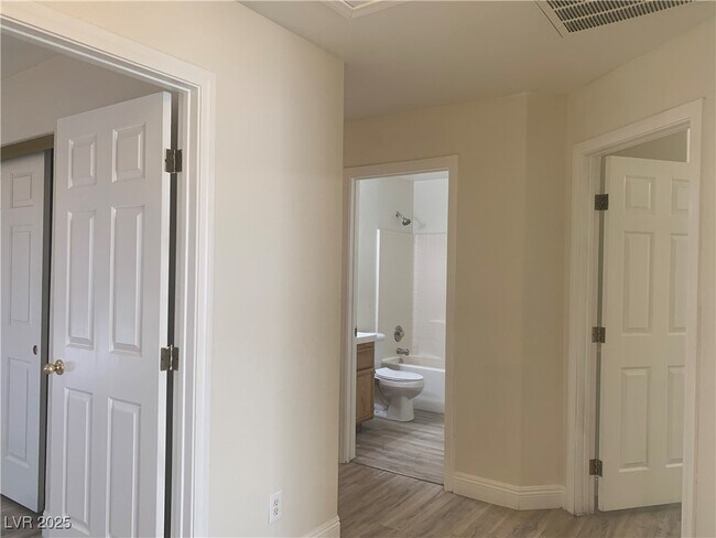 Building Photo - 3520 Sea Grass Dr