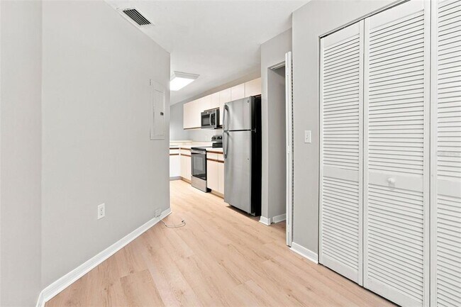 Building Photo - 14635 Par Club Cir