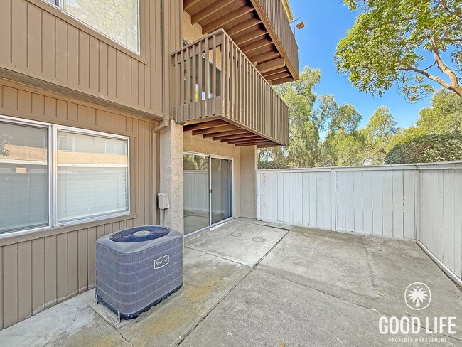 Building Photo - Great 2B/2.5BA Condo in Oceanside for Lease!