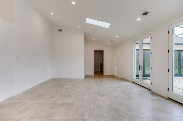 Building Photo - 2045 Marydale Rd