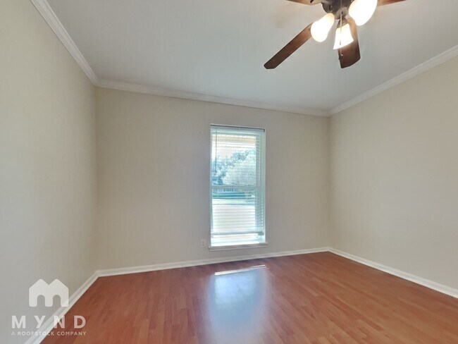 Building Photo - 4003 Highknoll Ln