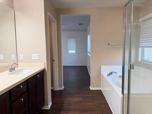 Building Photo - Estrella home for rent!