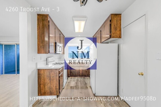 Building Photo - Beautiful 1 Bedroom + 1 Bath + Private Patio