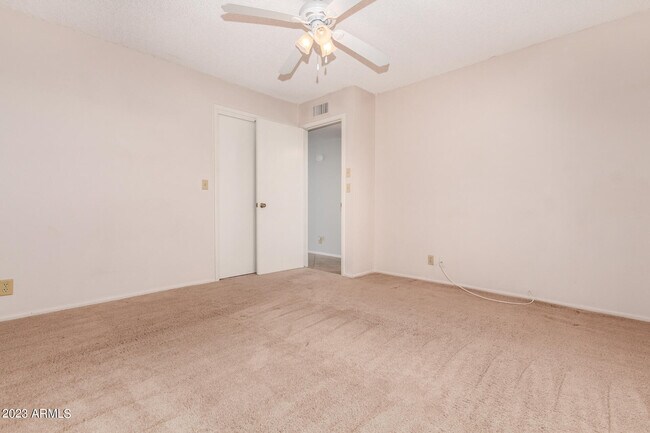 Building Photo - 4630 E Elena Ave