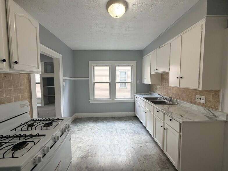 Building Photo - 10711 Joan Ave