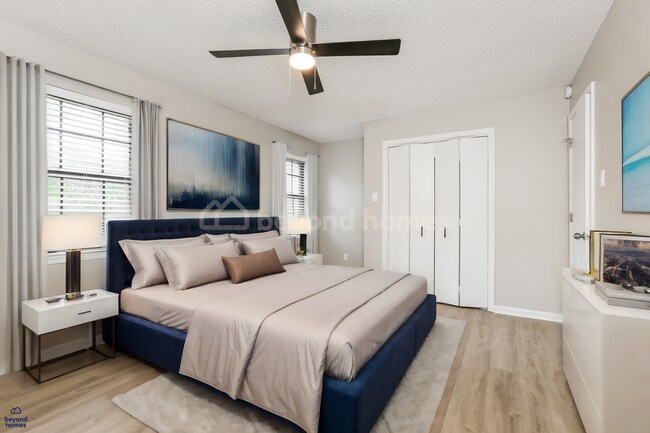 Building Photo - Recently renovated and highly desirable 4 bedroom / 2.5 bath home with 2,028 sq ft of space!