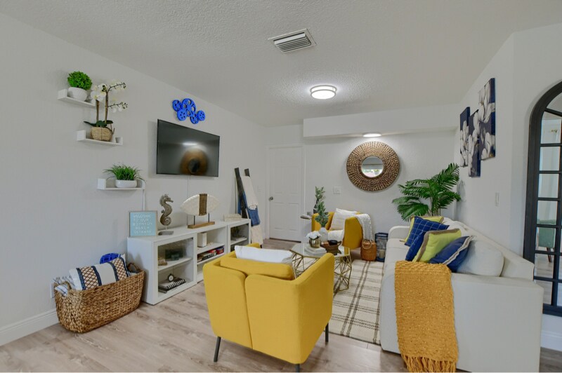 Building Photo - 1627 NE 1st St