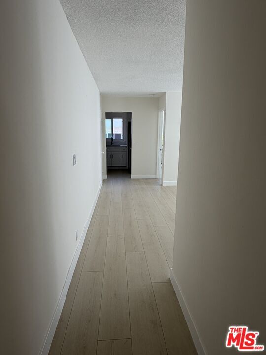 Building Photo - 213 S Alexandria Ave