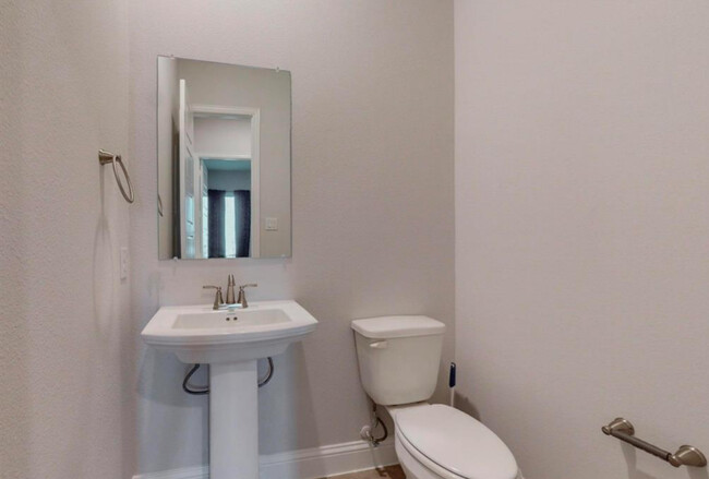 1/2 Bathroom (2nd Floor) - 2510 Plumas Dr