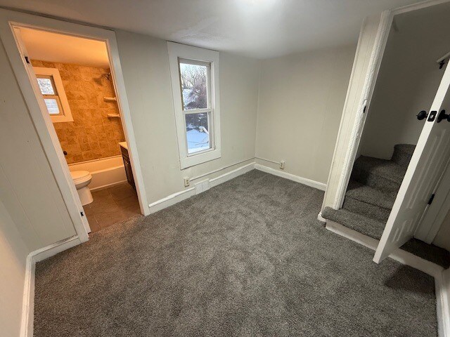 Building Photo - 182 E Sharpnack St