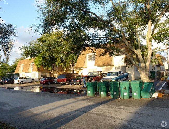 Building Photo - 3801 SW 59 Terr Davie, FL 33314