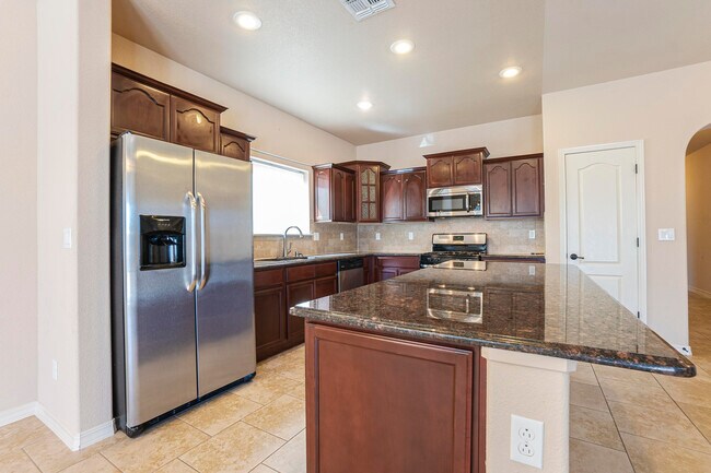 Building Photo - 7508 Wolf Creek Dr