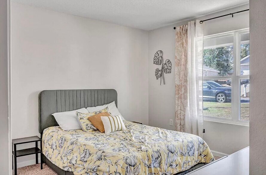 Building Photo - 3285 Chappelwood Dr